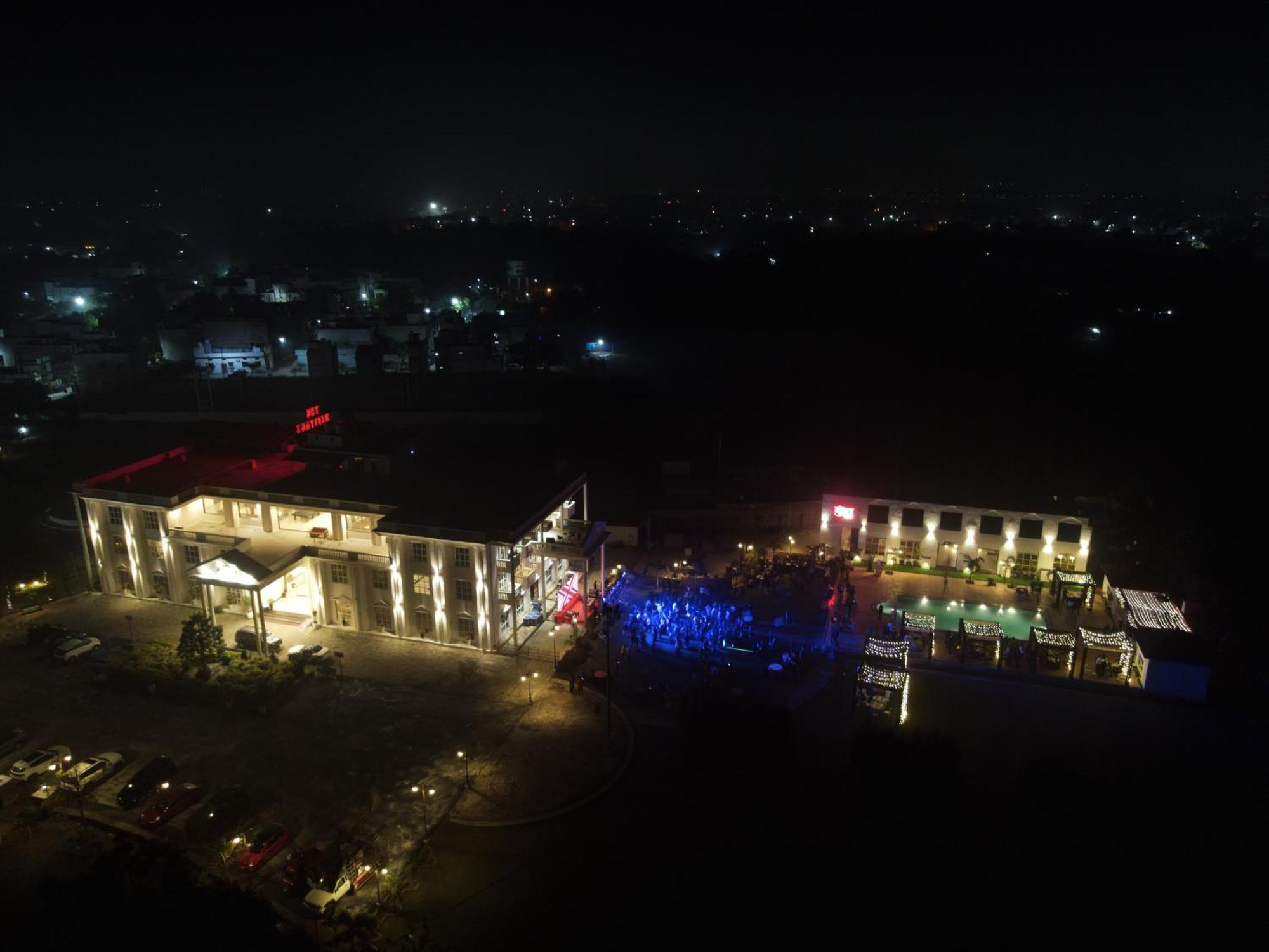 The Heritage Conventions Sāgar Buitenkant foto